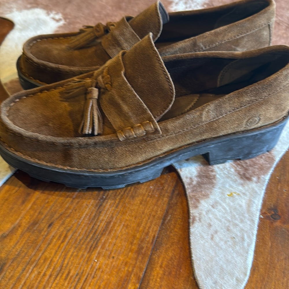 Born Brown Suede Loafers 9M New